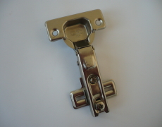 Cerniere invisibili per mobili apertura 110° collo piano e base a vite